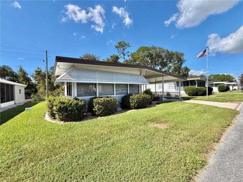 Tiny photo for 131 Bougainvillea Drive, Leesburg, FL 34748 (MLS # G5119353)