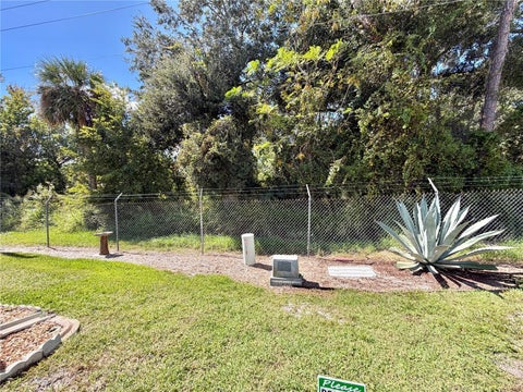 Tiny photo for 131 Bougainvillea Drive, Leesburg, FL 34748 (MLS # G5119353)