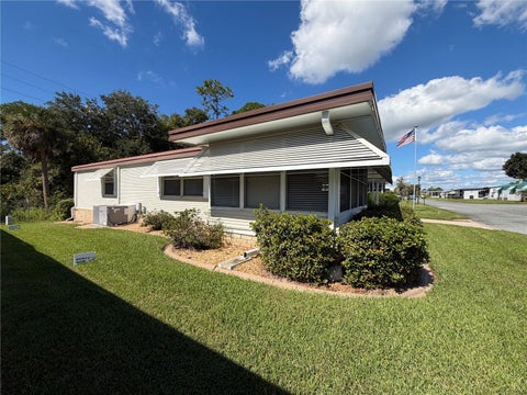 Tiny photo for 131 Bougainvillea Drive, Leesburg, FL 34748 (MLS # G5119353)