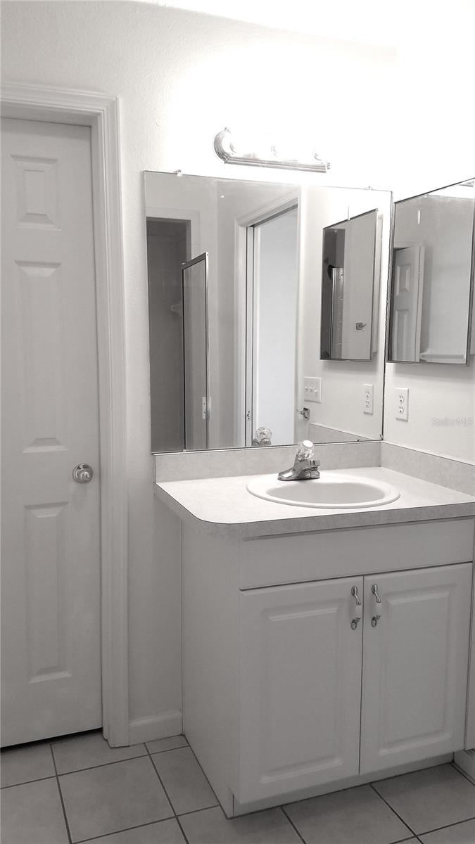 COURT SQUARE - Residential