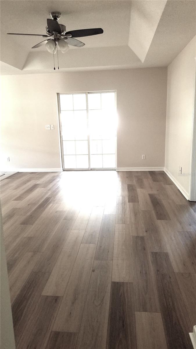 COURT SQUARE - Residential