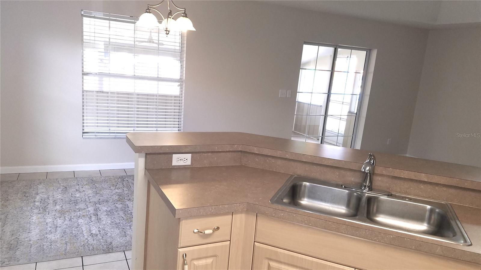 COURT SQUARE - Residential