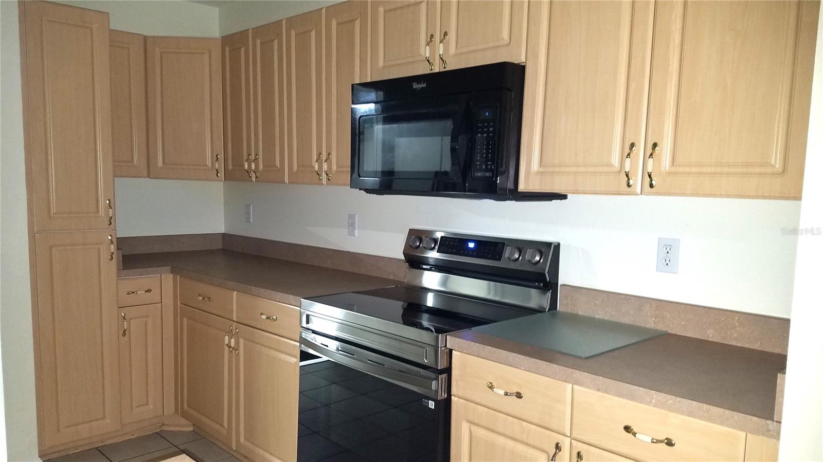 COURT SQUARE - Residential