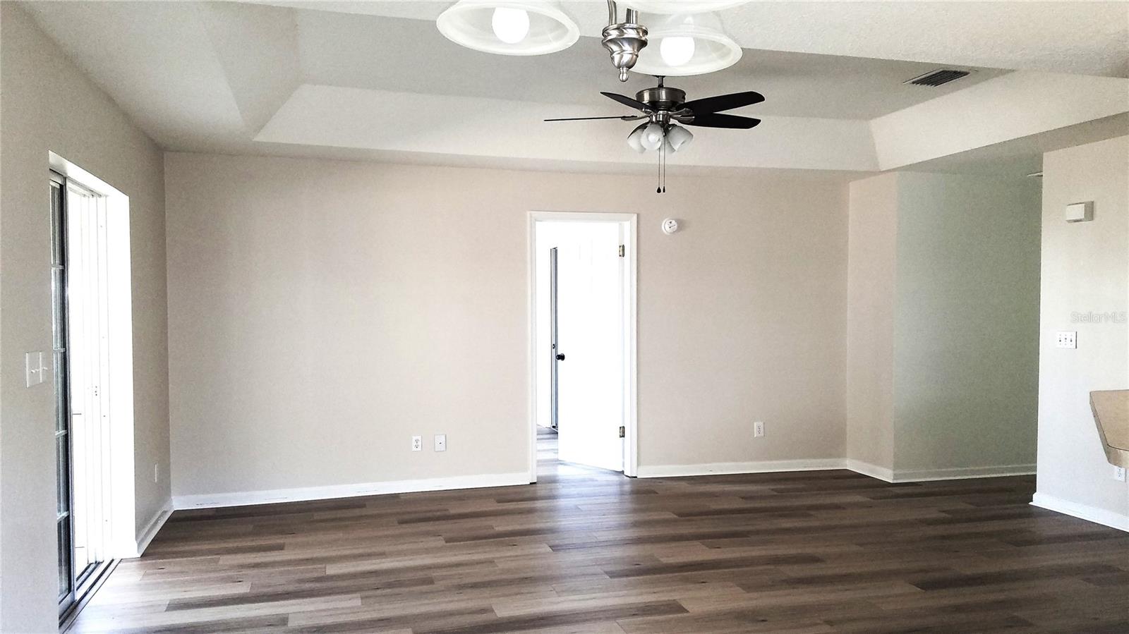 COURT SQUARE - Residential