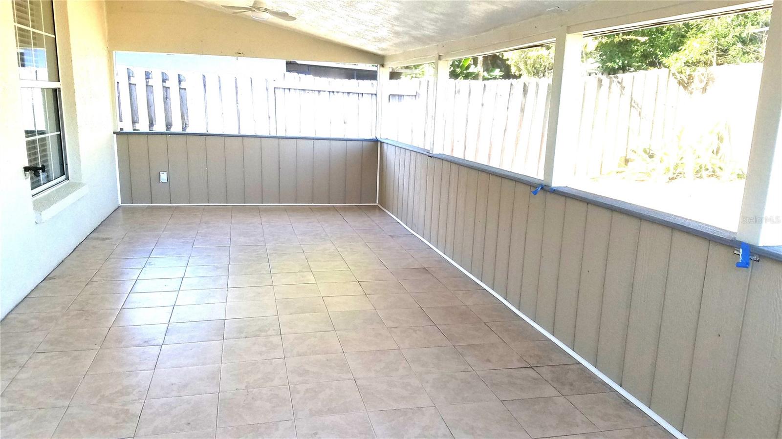 COURT SQUARE - Residential