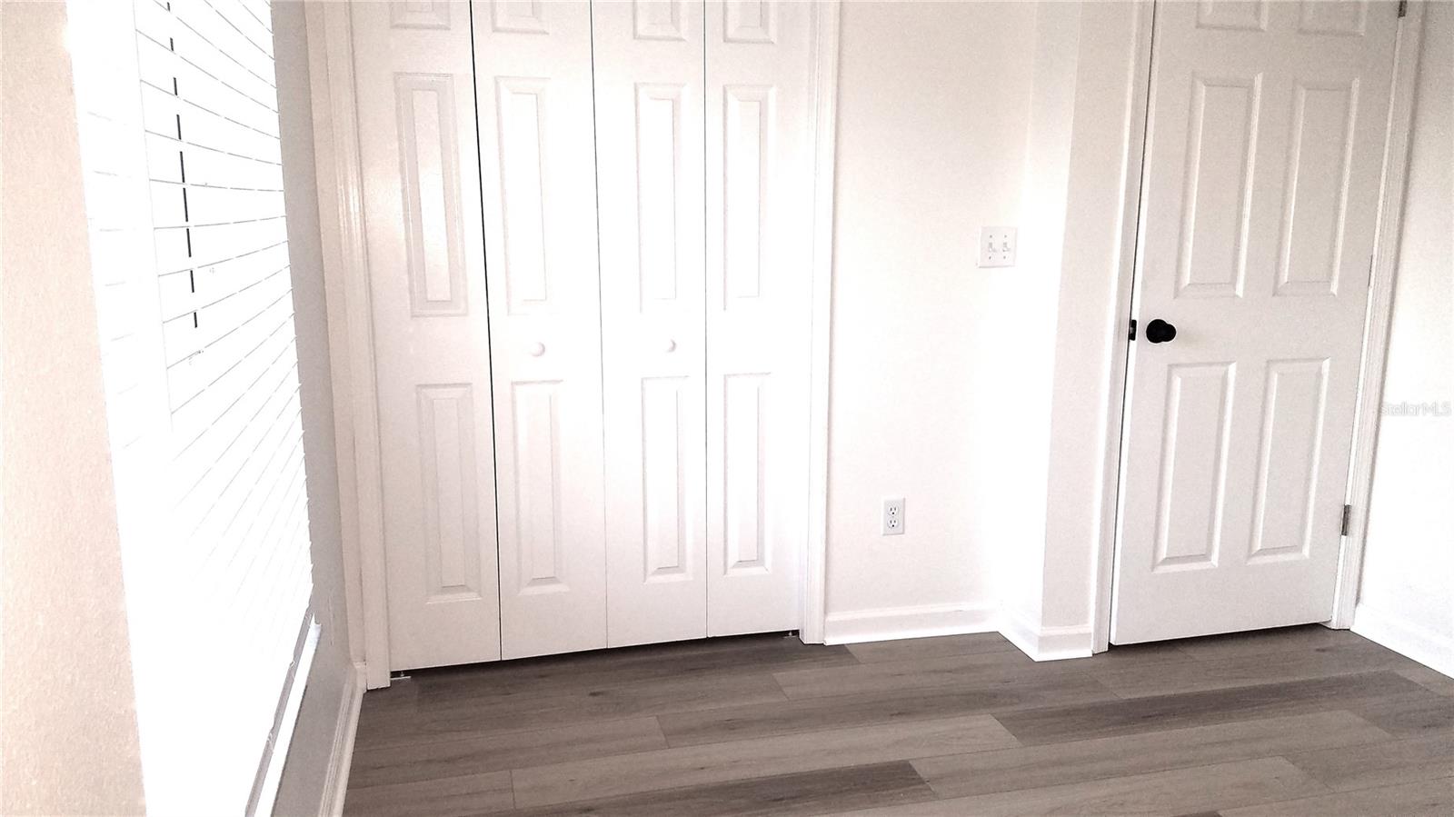 COURT SQUARE - Residential