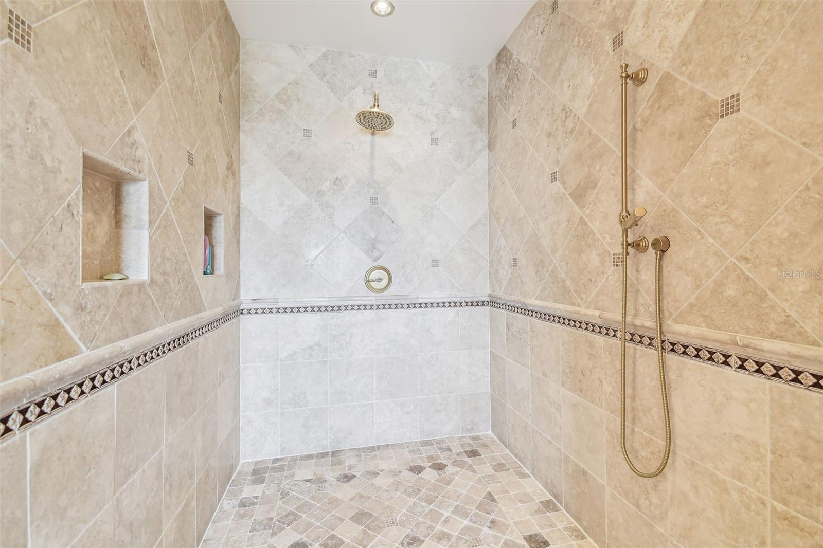 MARINER ESTATES - Residential