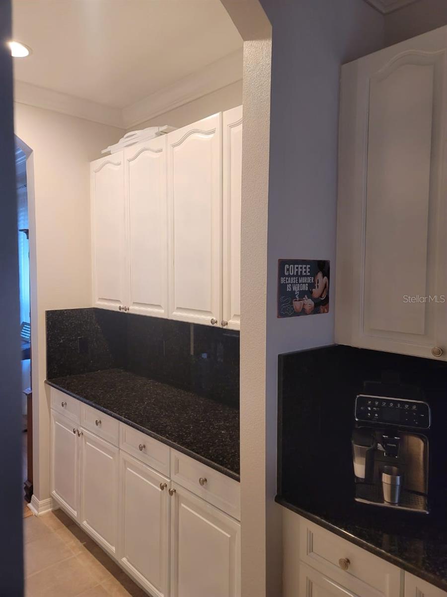 LAKES WINDERMERE PH 01 49 108 - Residential