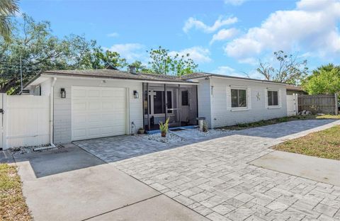 Photo of 2025 Temple Terrace, Clearwater, FL 33764 (MLS # S5148158)