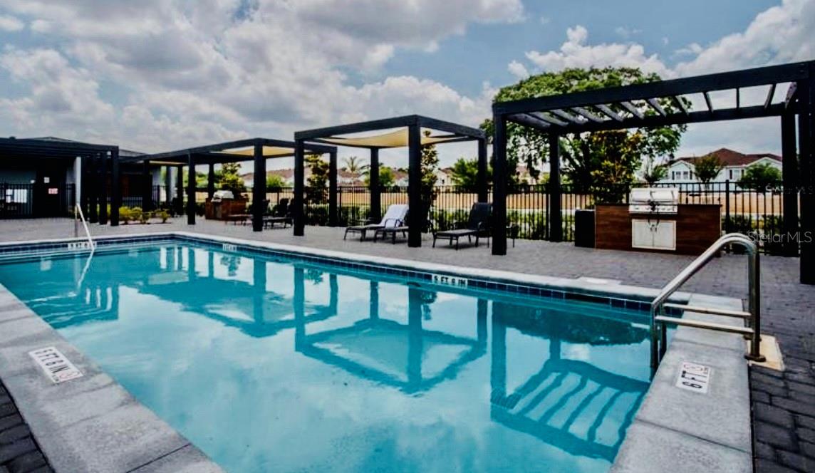 THE HUB AT WESTSIDE - Residential