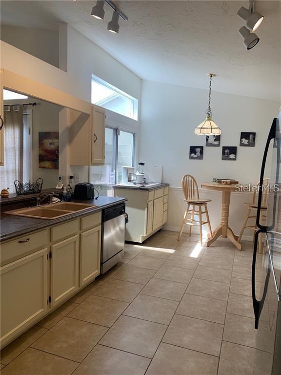 PERIDIA UNIT 4 - Residential Lease