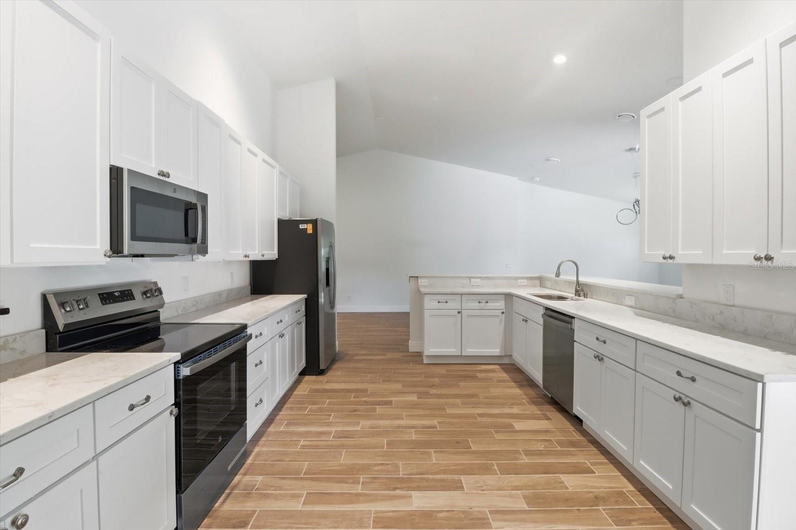 INVERNESS HIGHLANDS WEST - Residential