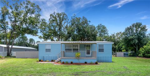 A home in LAKELAND