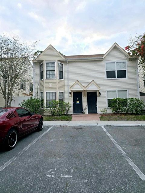 A home in PLANT CITY