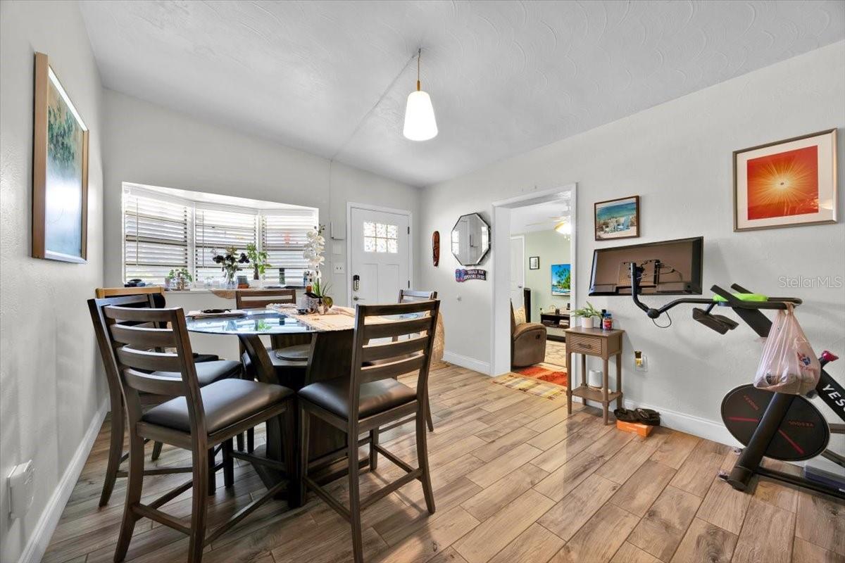 201 W PIERCE AVENUE