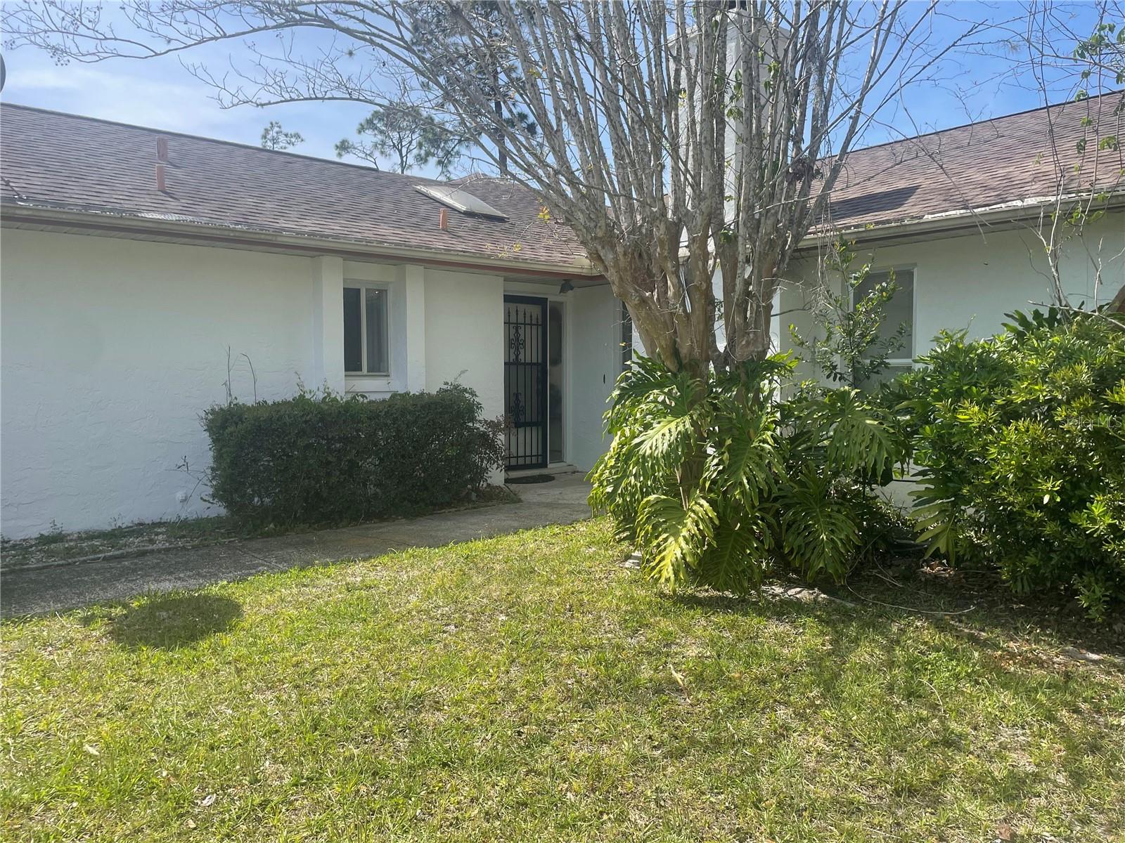 6 FOXHALL COURT NW