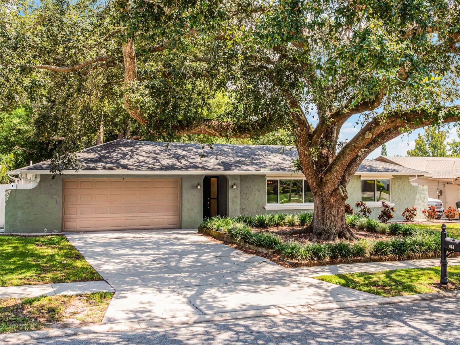 618 ALDAMA COURT