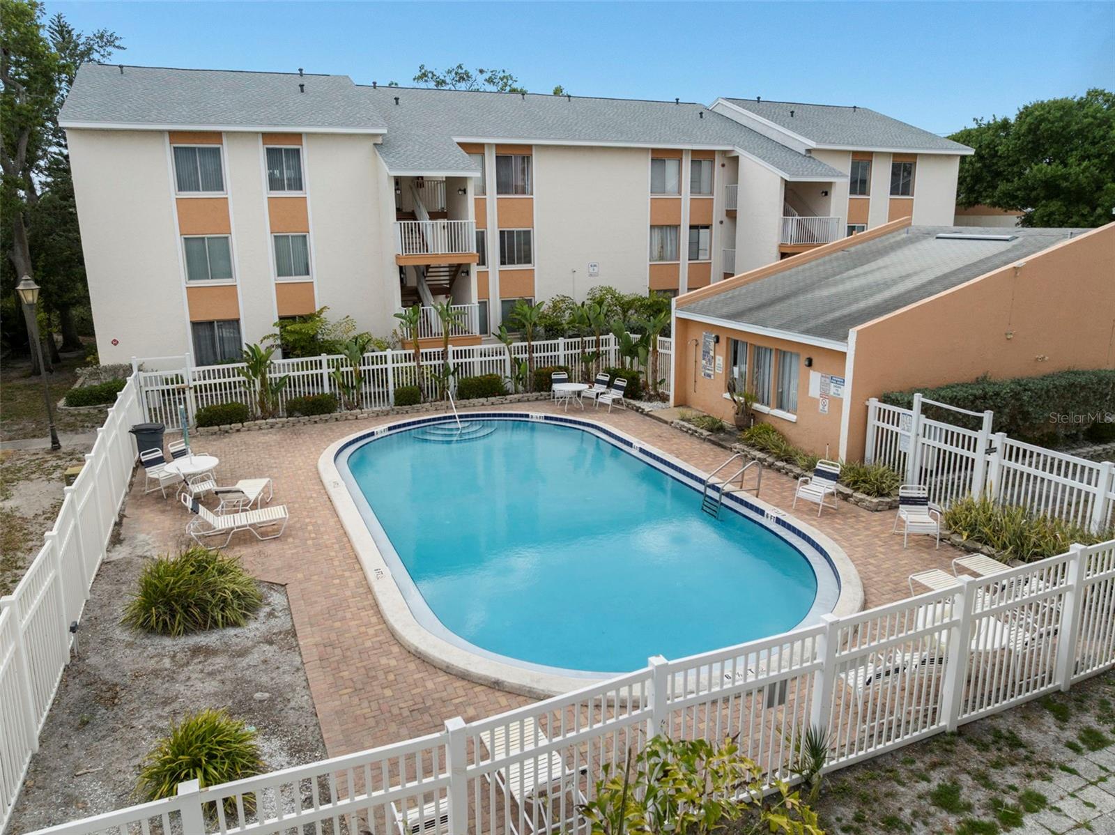 PINE RUSH VILLAS CONDO - Residential