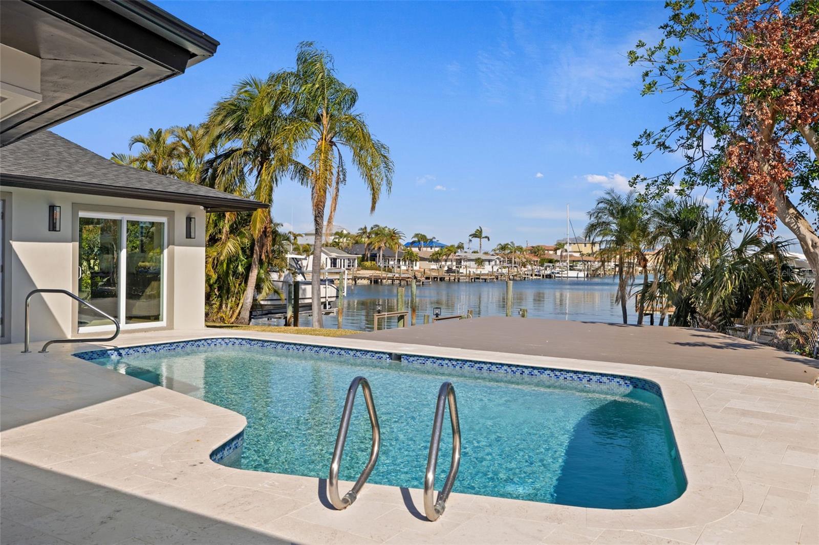 475 ISLAND WAY