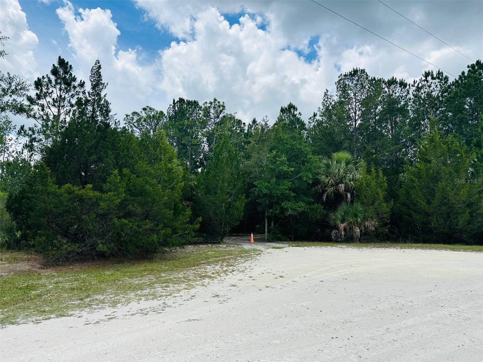 ROYAL HIGHLANDS - Land