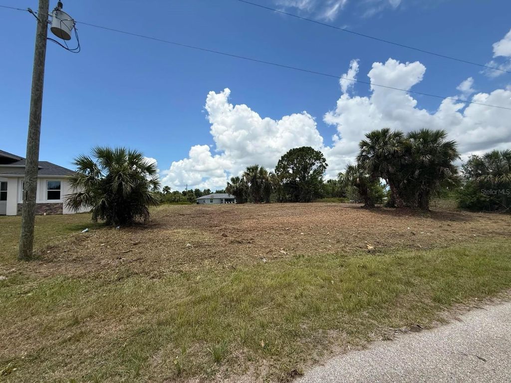 Photo of 22 Eastman Circle, North Port, FL 34288 (MLS # A4656339)
