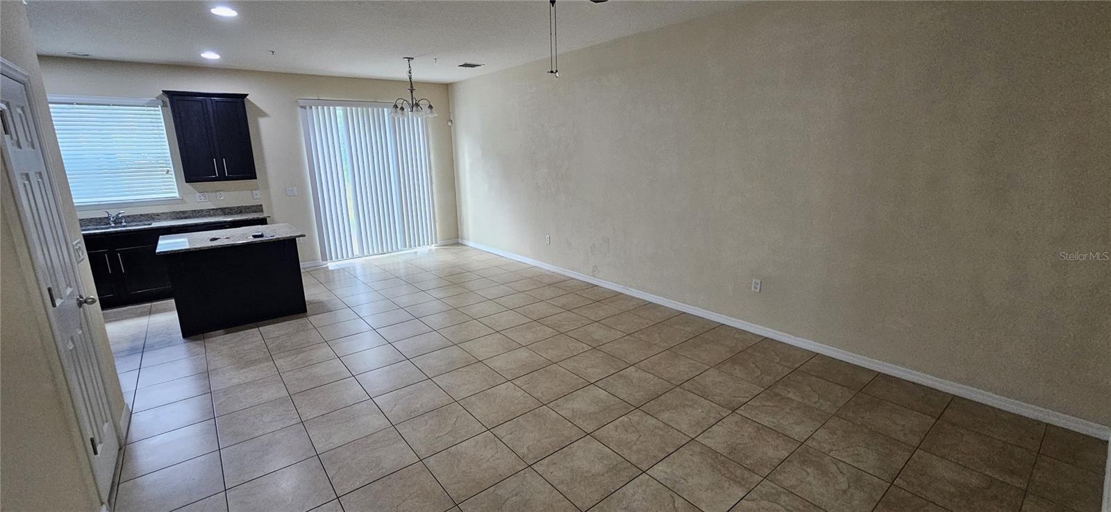 9637 SILVER BUTTONWOOD STREET