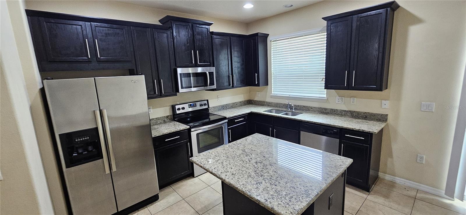 9637 SILVER BUTTONWOOD STREET