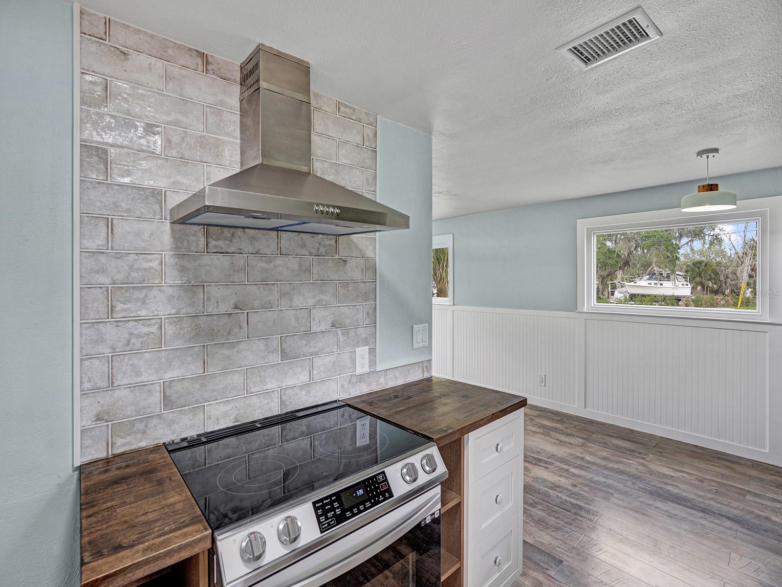RIVER VIEW ESTATES - Residential