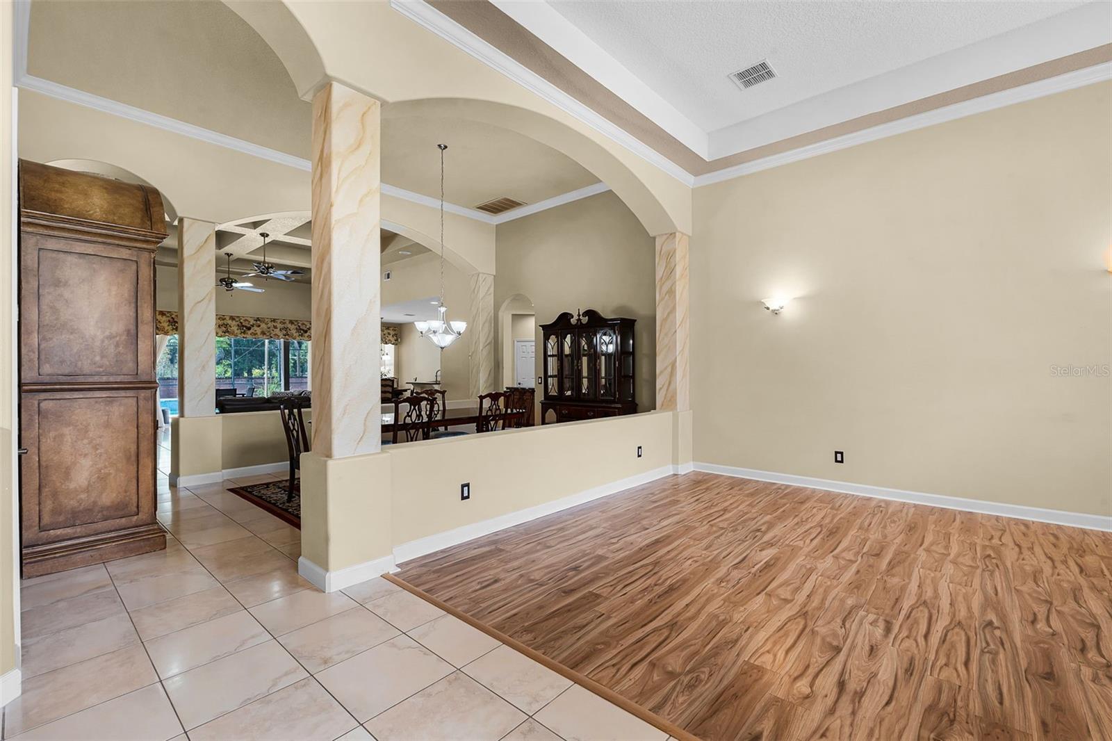 4905 LEGACY OAKS DRIVE