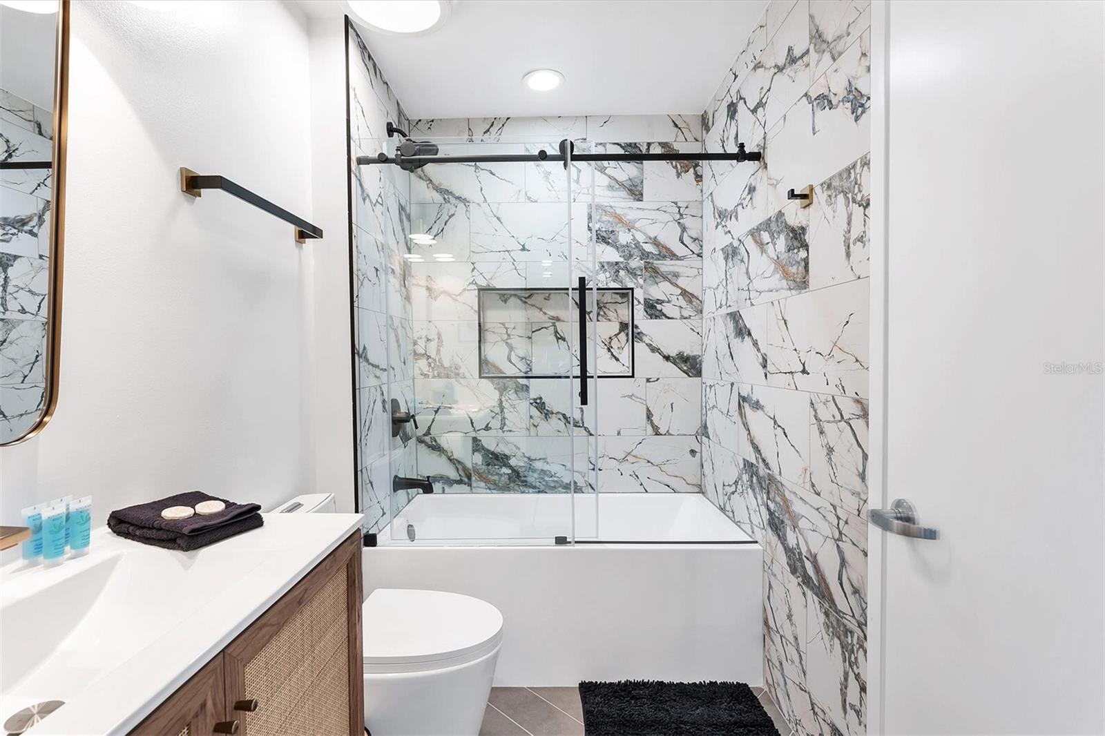 JACKSON - Residential Lease