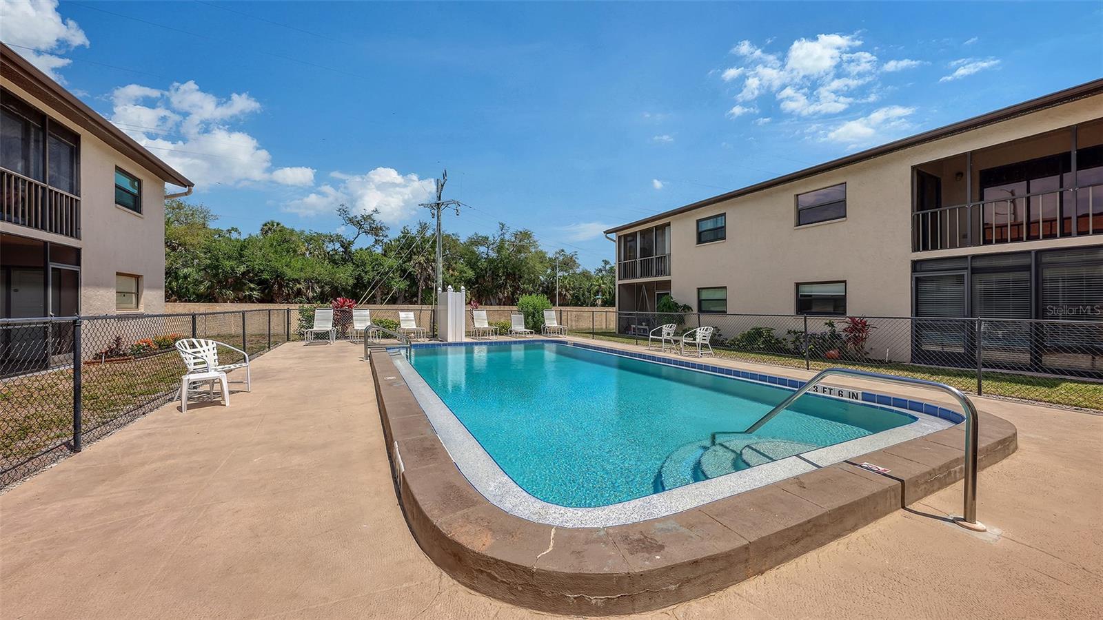 GULF GATE GARDENS - Residential