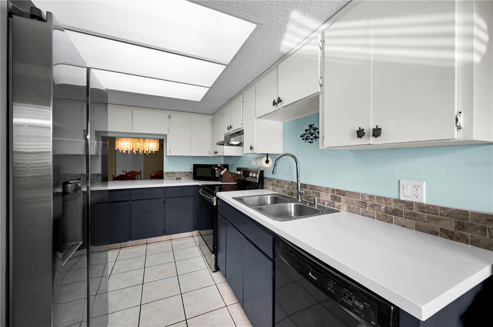 PORTSIDE CONDO - Residential