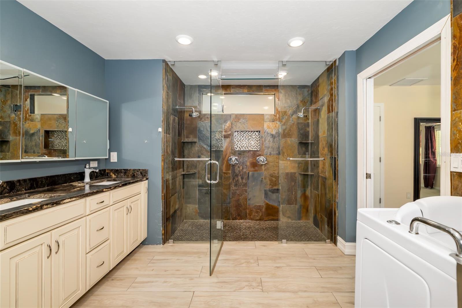 KENSINGTON PARK - Residential