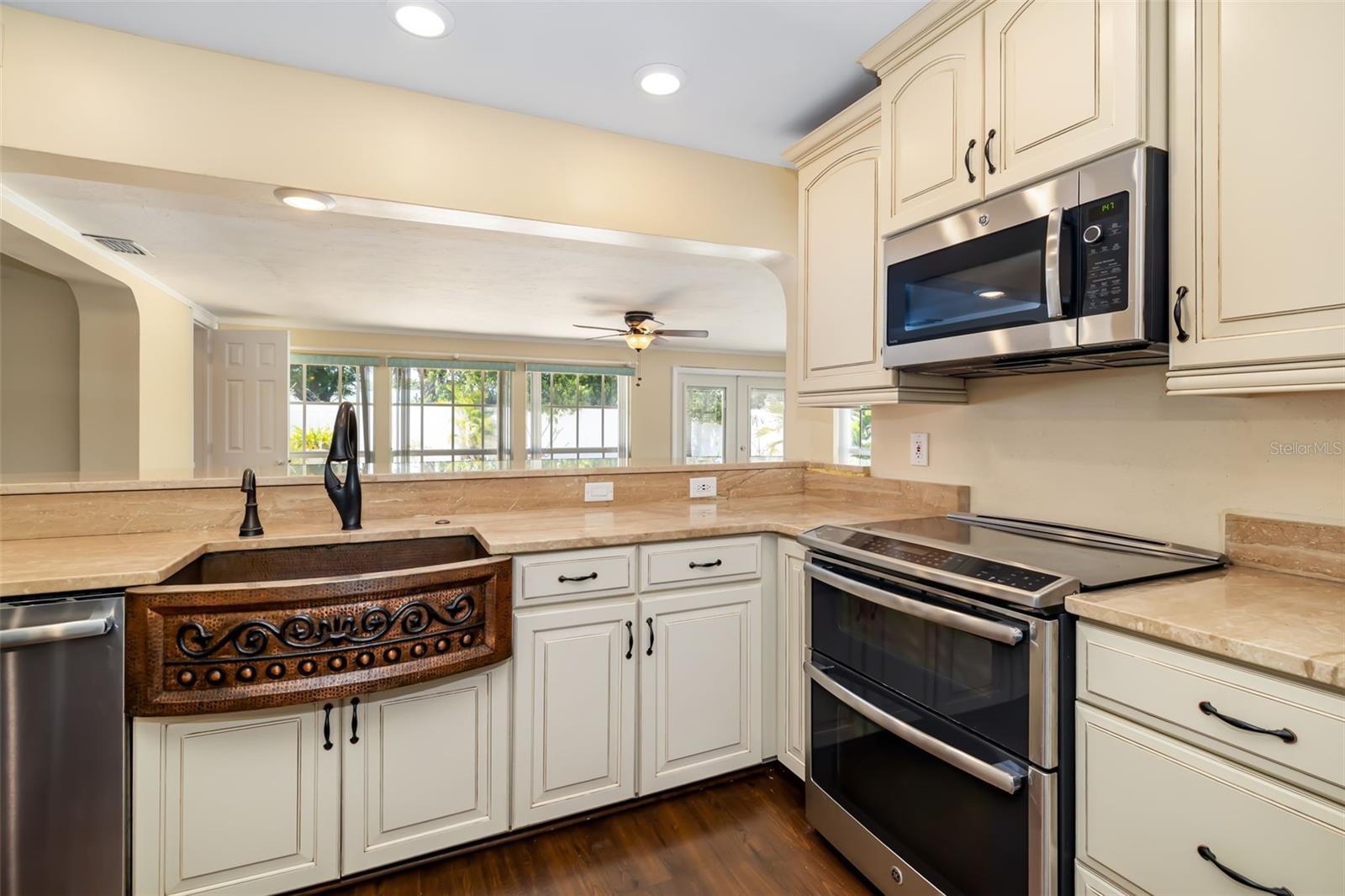 KENSINGTON PARK - Residential