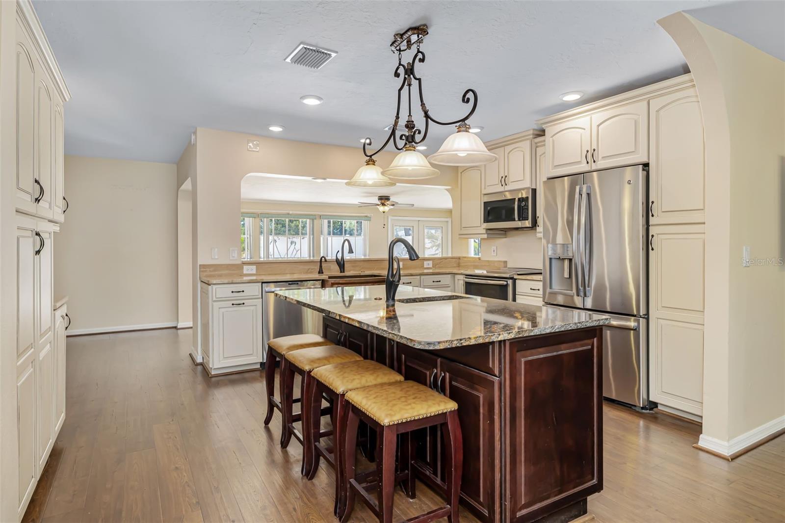 KENSINGTON PARK - Residential