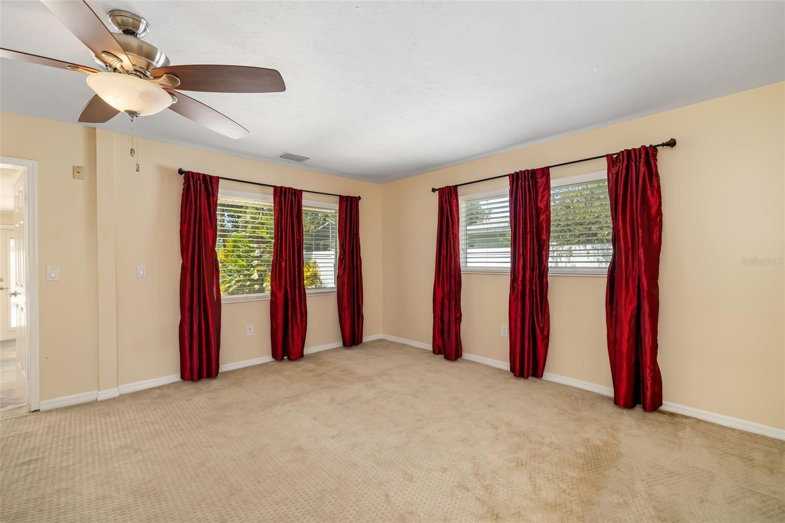 KENSINGTON PARK - Residential