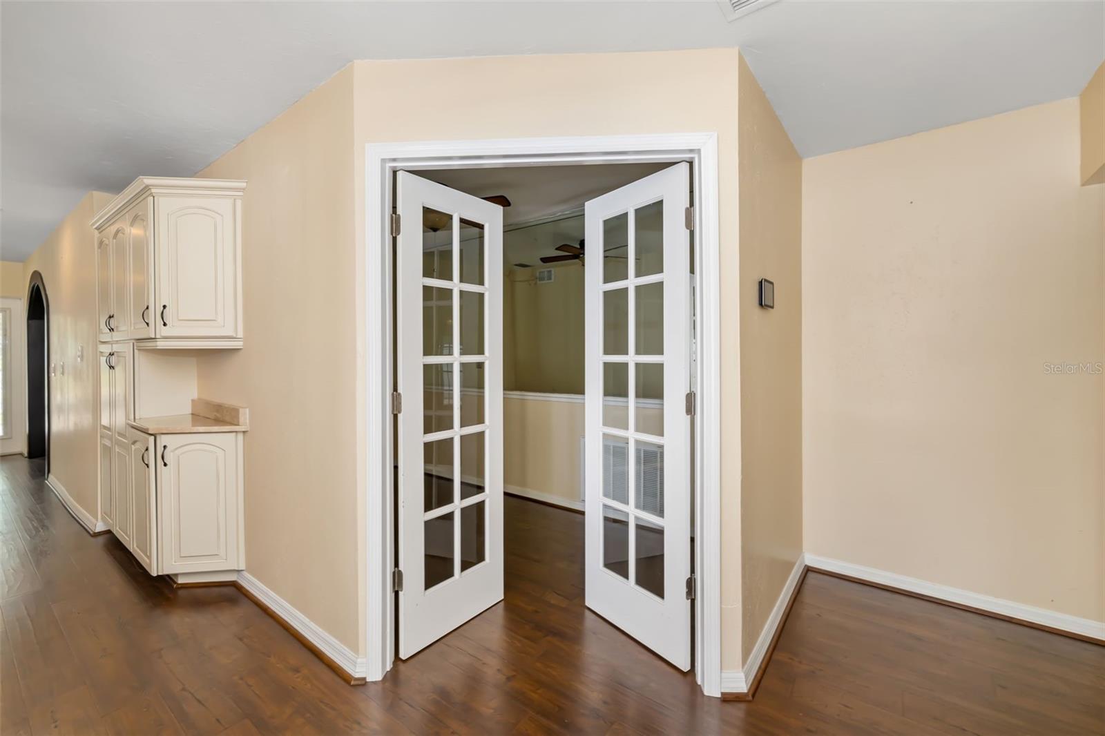 KENSINGTON PARK - Residential