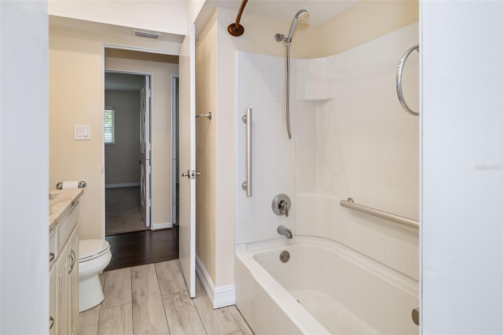 KENSINGTON PARK - Residential