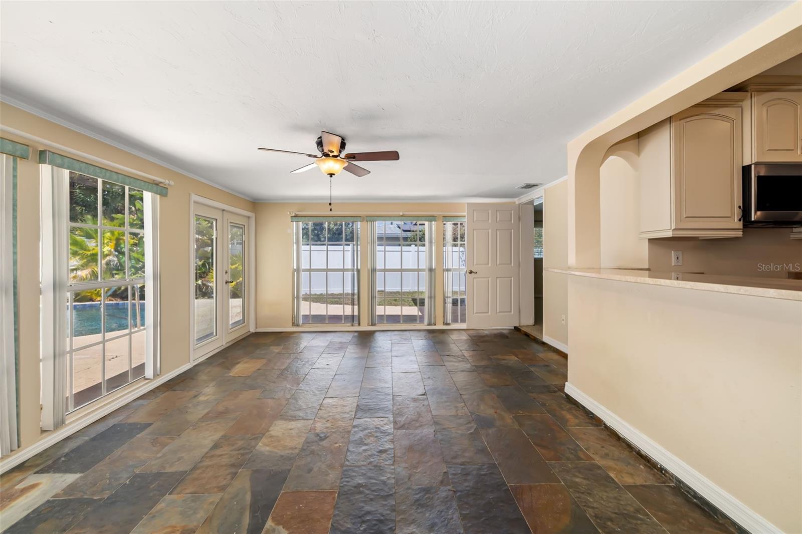 KENSINGTON PARK - Residential