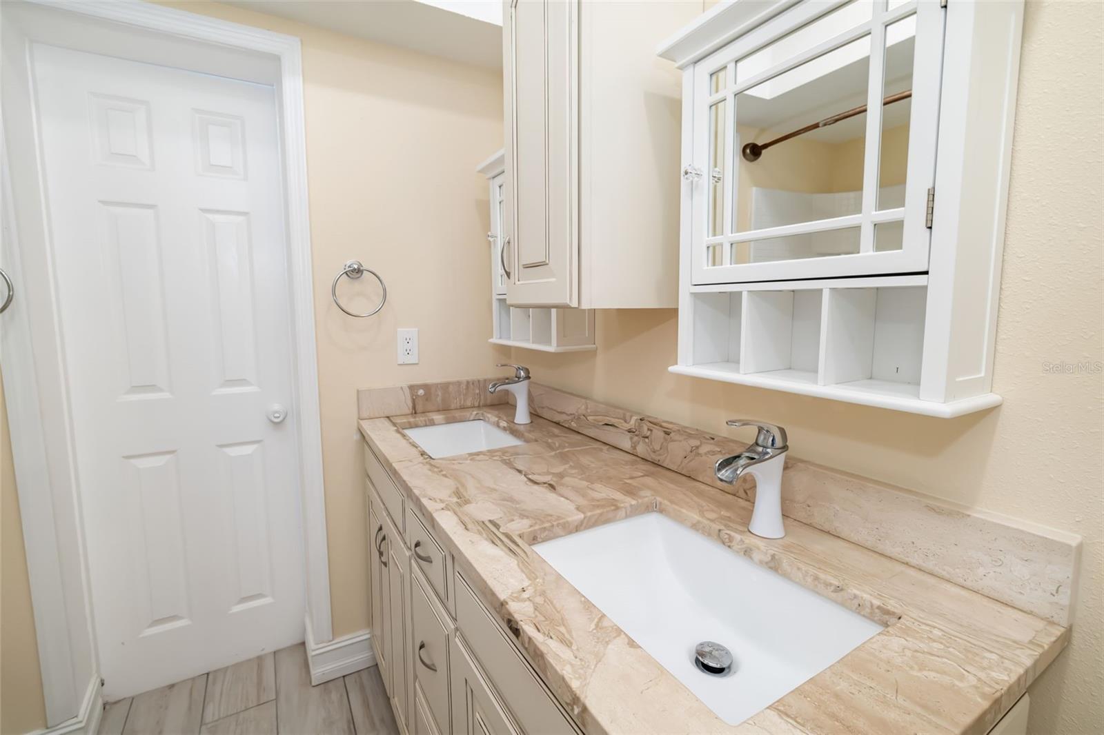 KENSINGTON PARK - Residential