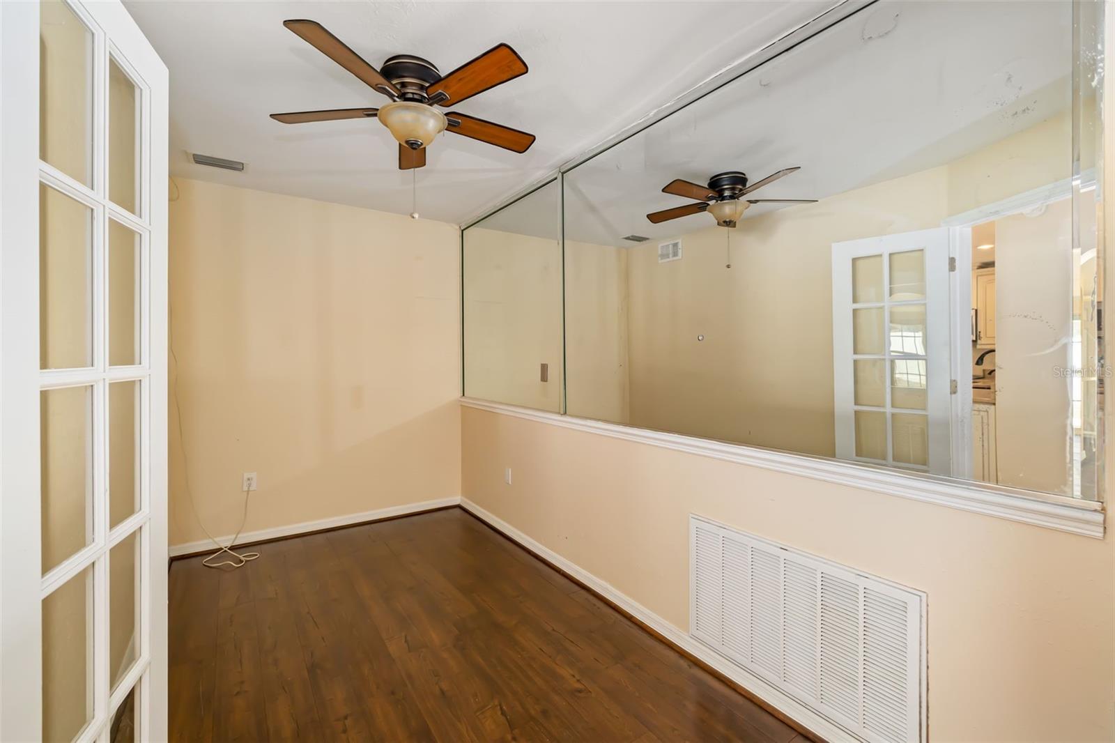 KENSINGTON PARK - Residential