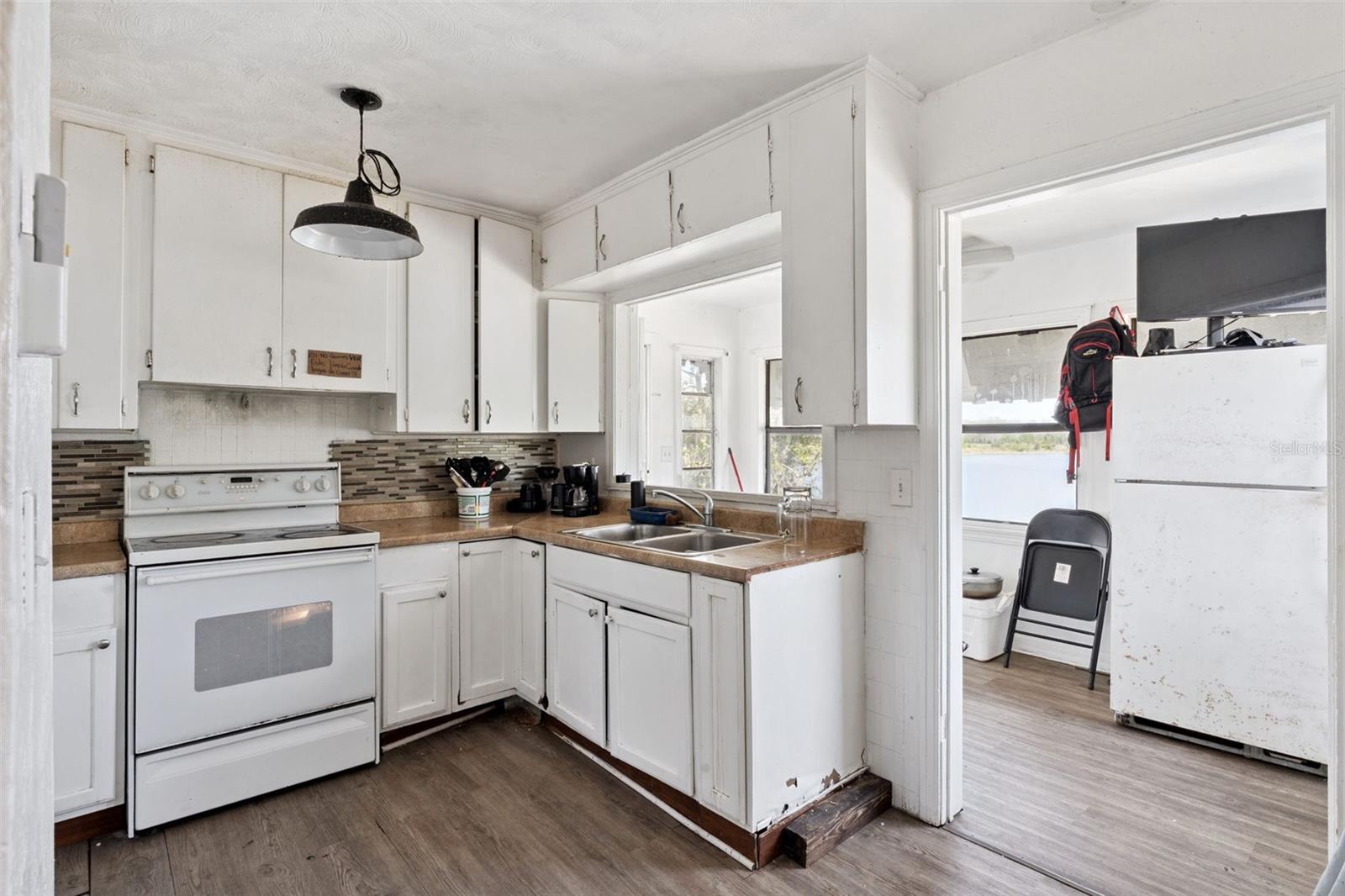 GROVELAND - Residential