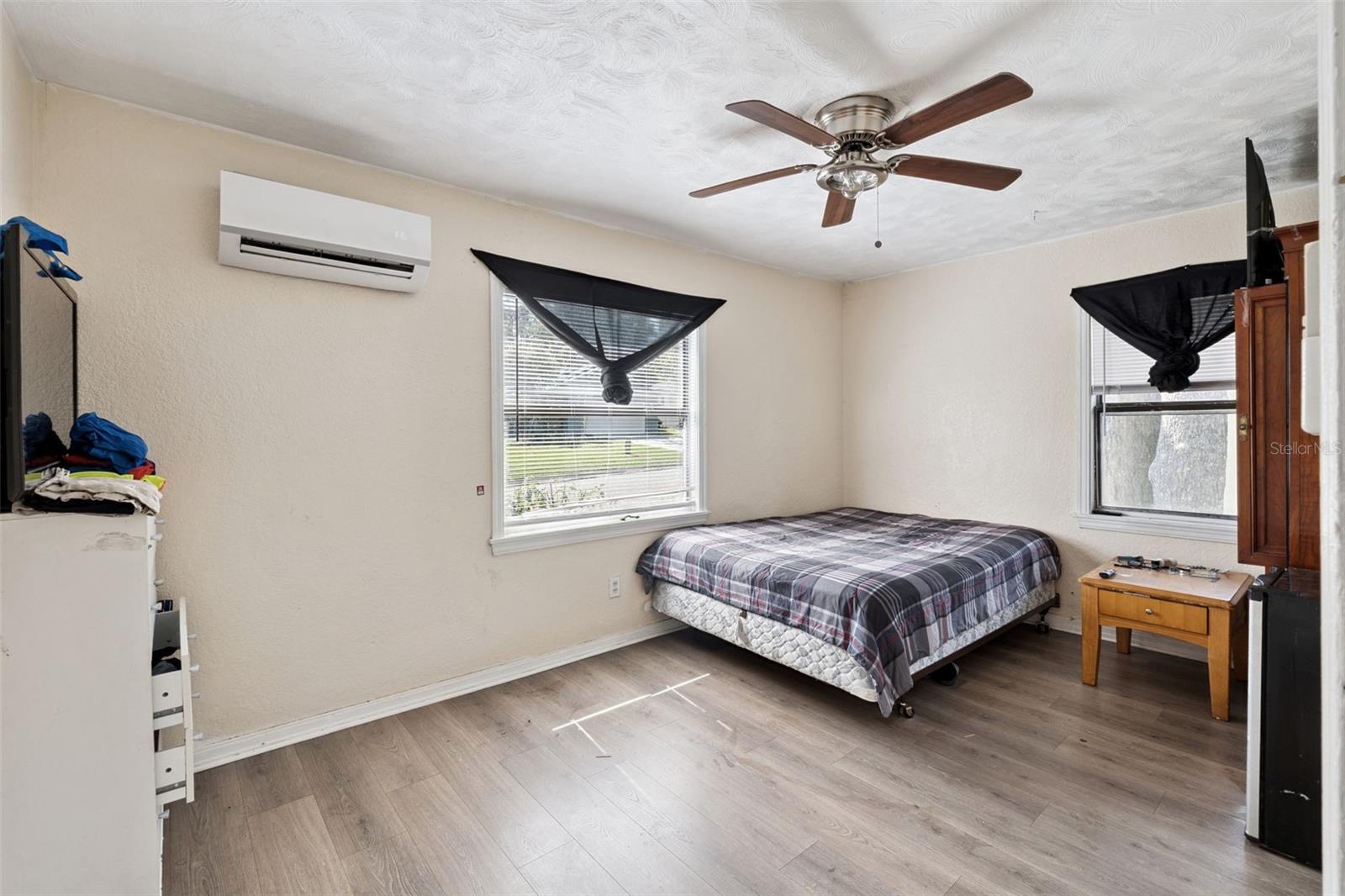 GROVELAND - Residential