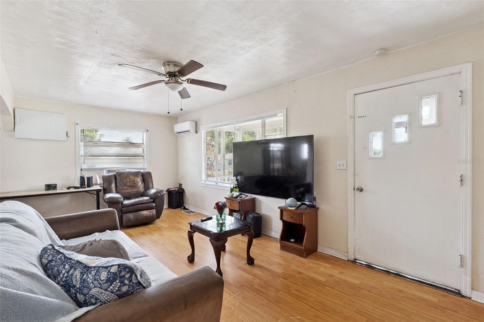 GROVELAND - Residential