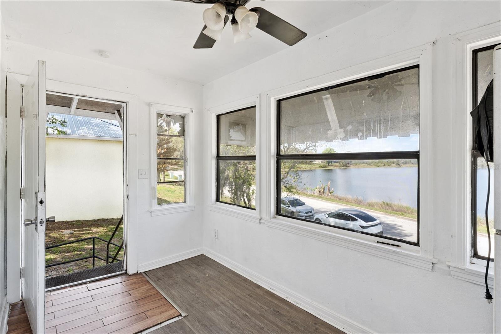 GROVELAND - Residential