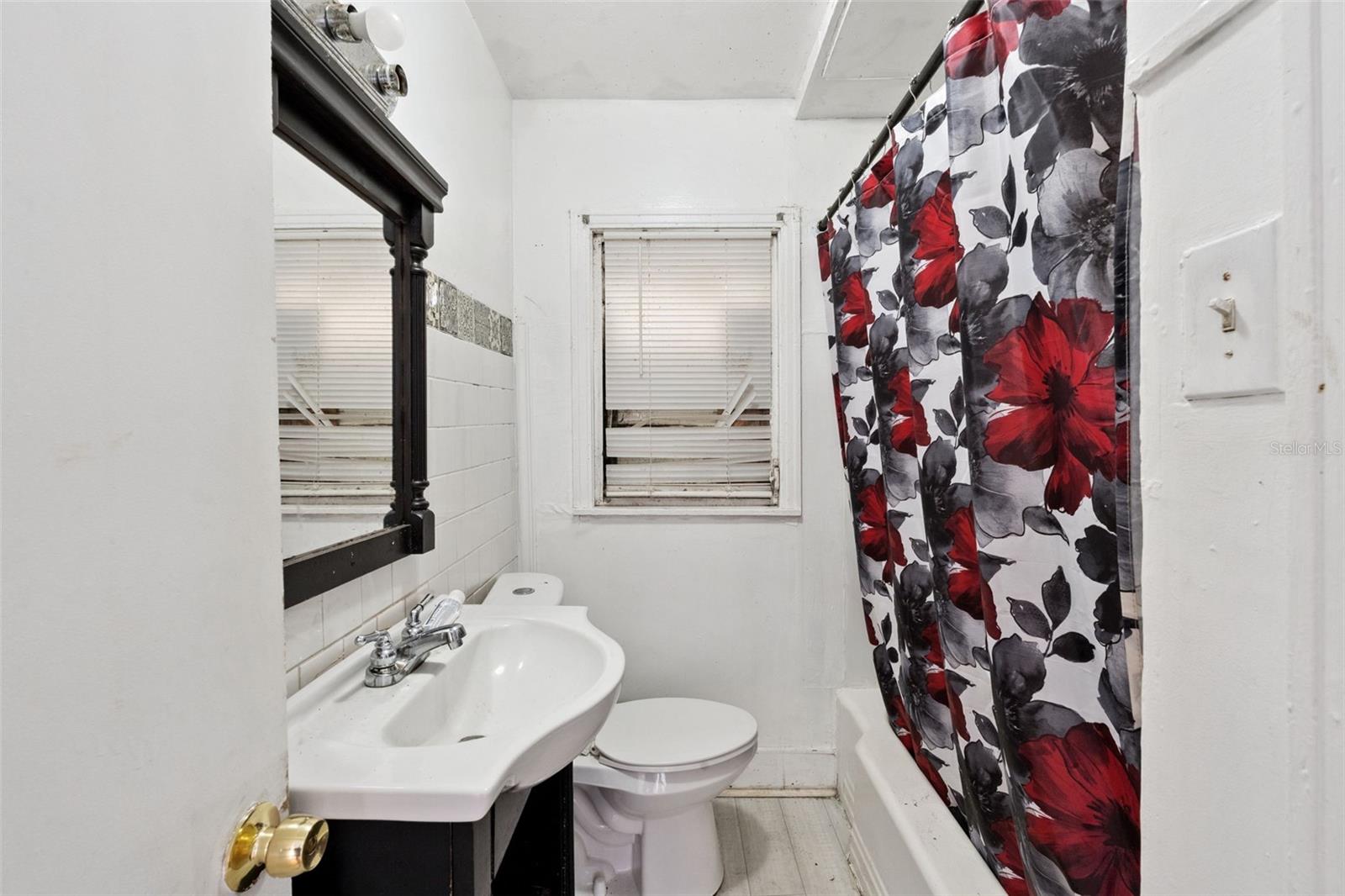 GROVELAND - Residential