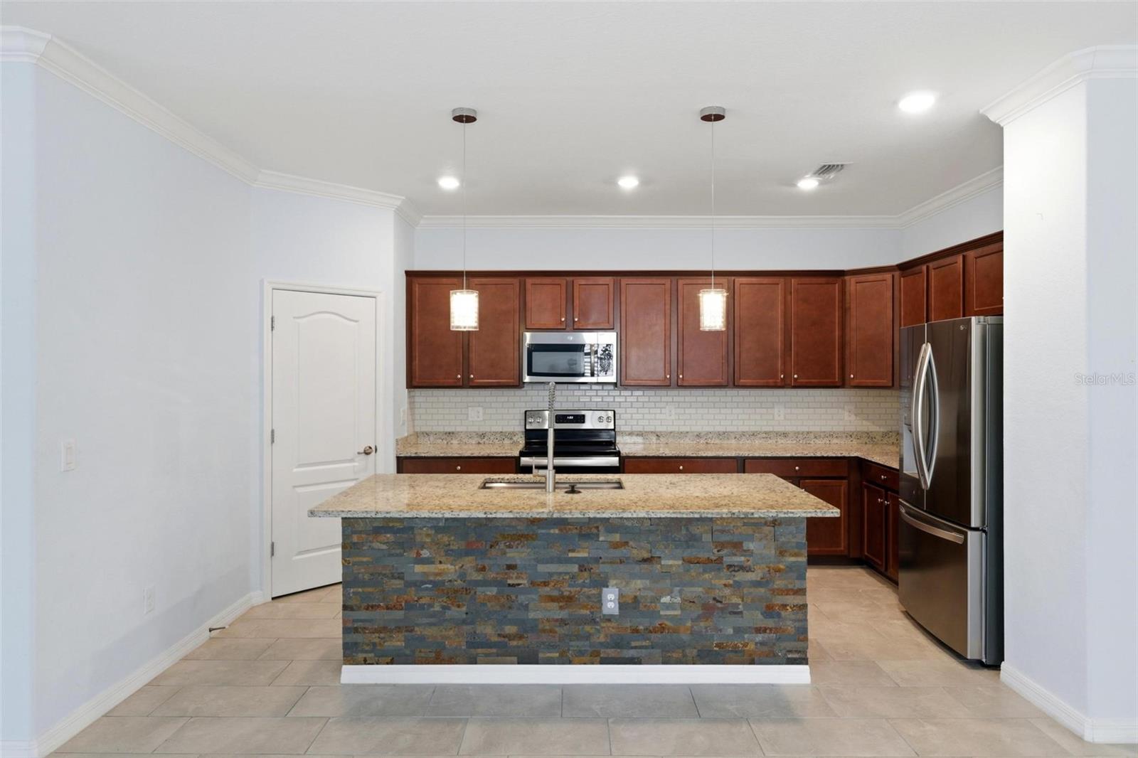 SARASOTA NATIONAL PH 9-B - Residential