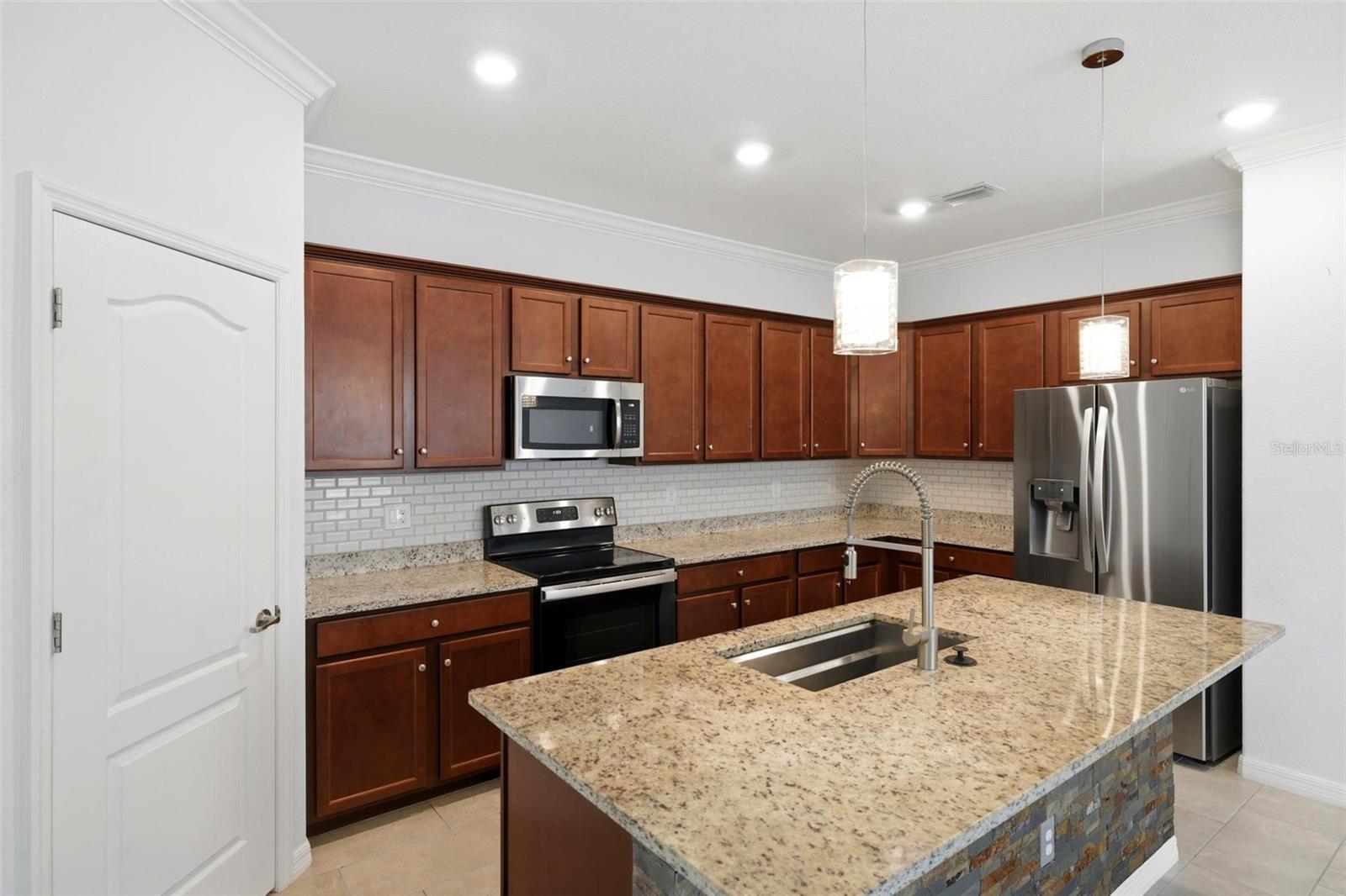 SARASOTA NATIONAL PH 9-B - Residential