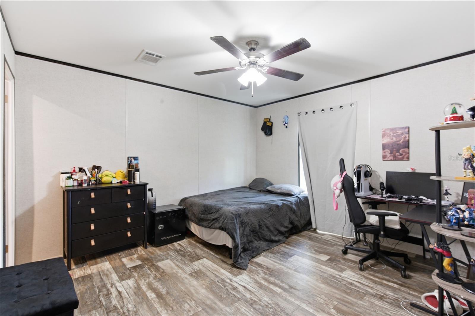 EVELYN HILLS - Residential