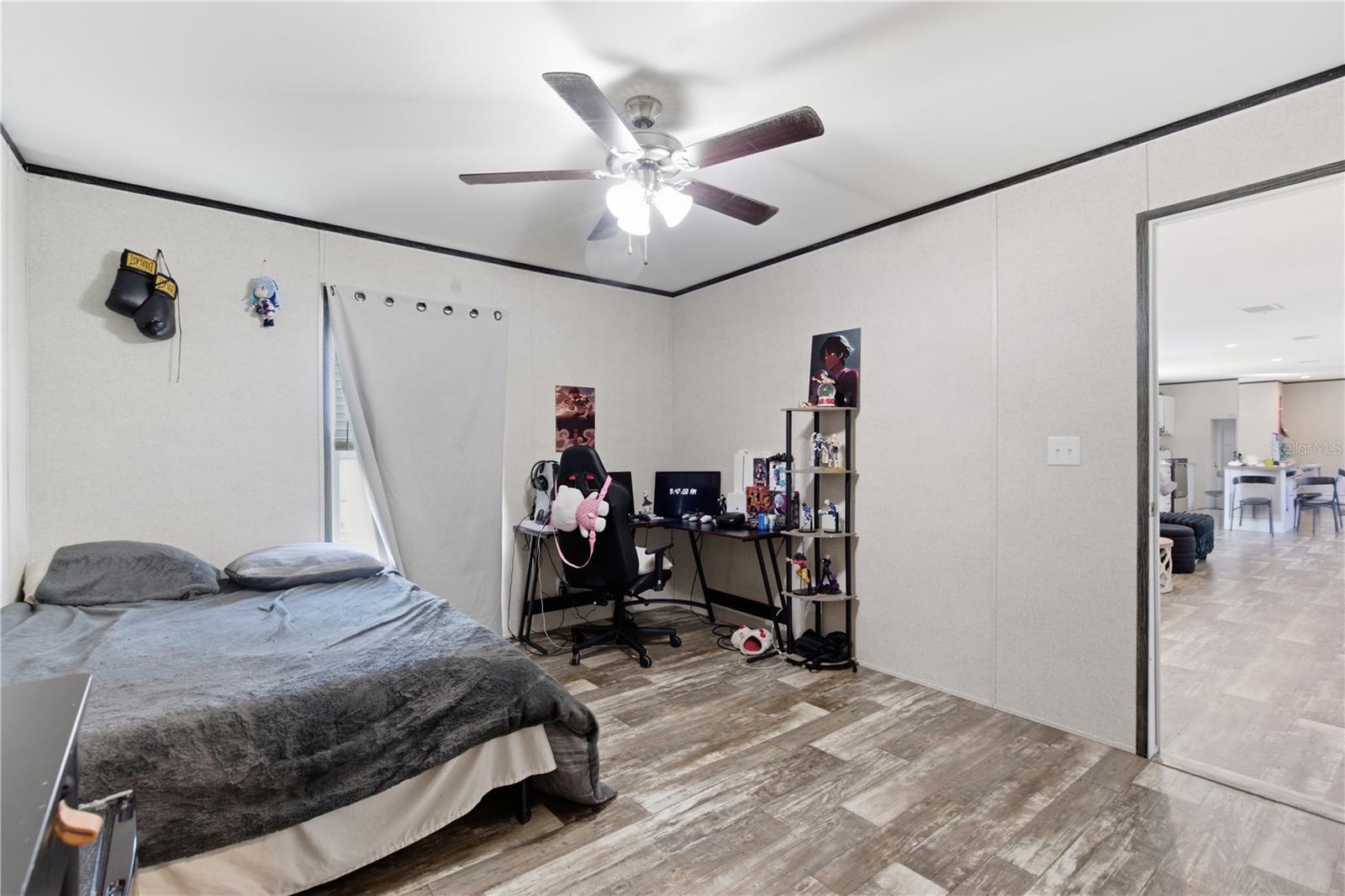 EVELYN HILLS - Residential